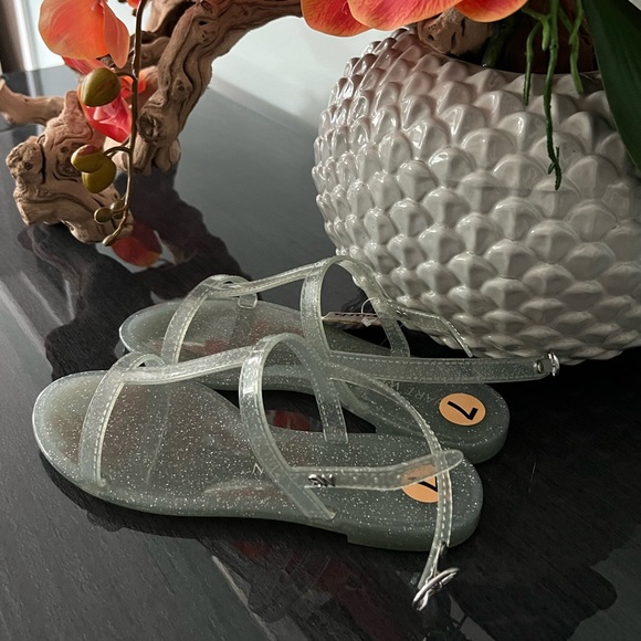 New without tags Stuart Wietzman Millie Jelly Sandals - Picture 6 of 7